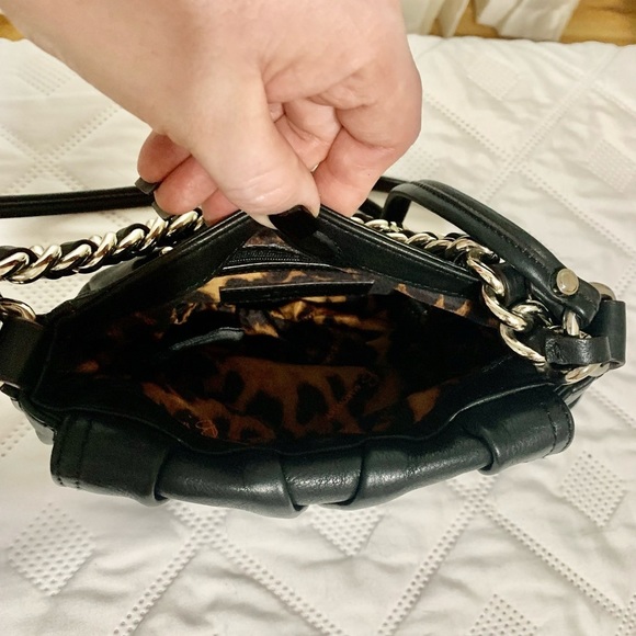 B. Makowsky cross body. - Picture 6 of 10